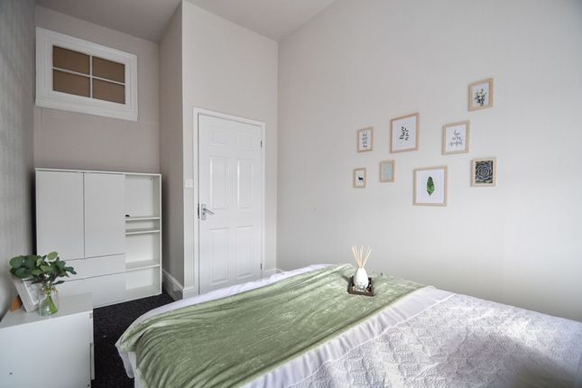 Room 6, 43 Harrow Road, Newport photo 5