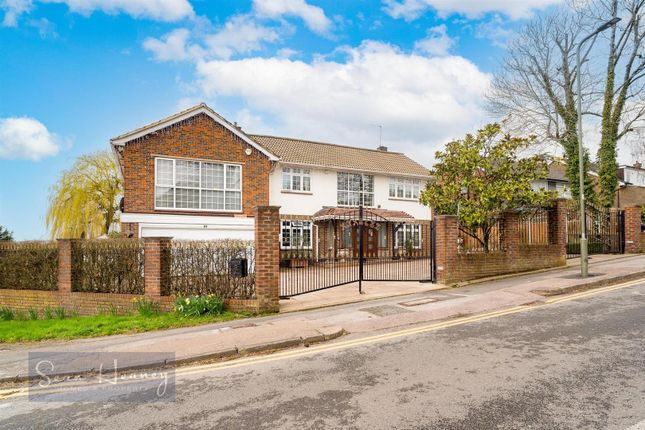 Detached house for sale in Quinta Drive, Arkley, Barnet