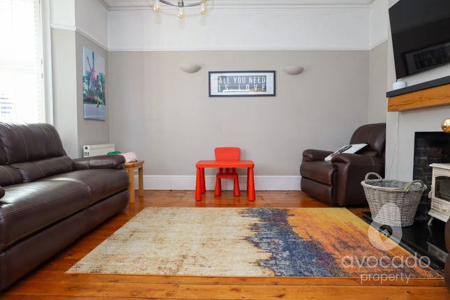 90 Osborne Road, Farnborough, Hampshire photo 4