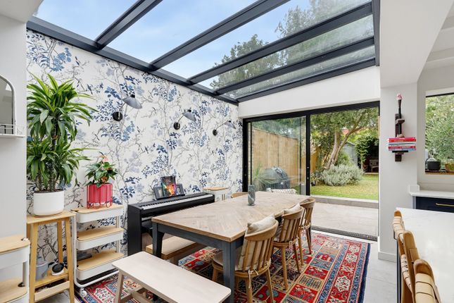 40, Bassingham Road, London photo 4