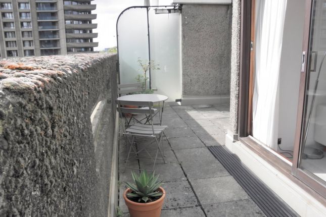 Defoe House,Flat 102, Barbican, London photo 5