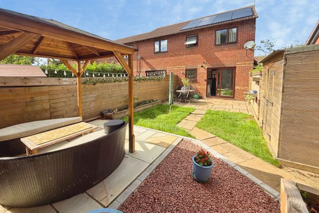 52, Chestnut End, Oxfordshire photo 2