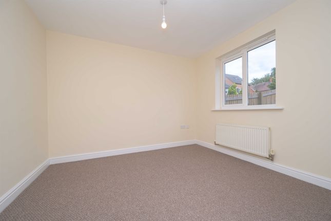 17, Bellway Close, Kettering photo 4