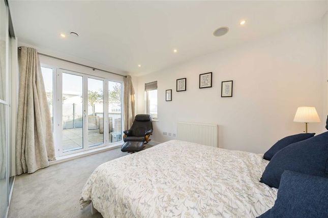 32 Queen Marys House, 1, Holford Way, London photo 3