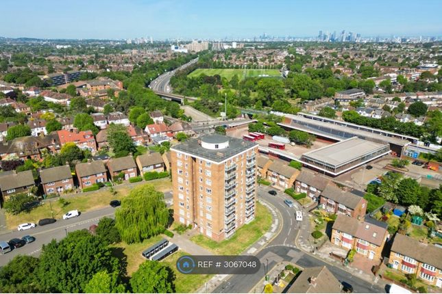 Strongbow Crescent Eltham, London photo 2