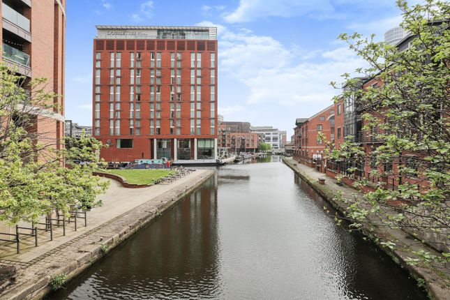 Flat for sale in Wharf Approach, Leeds, West Yorkshire