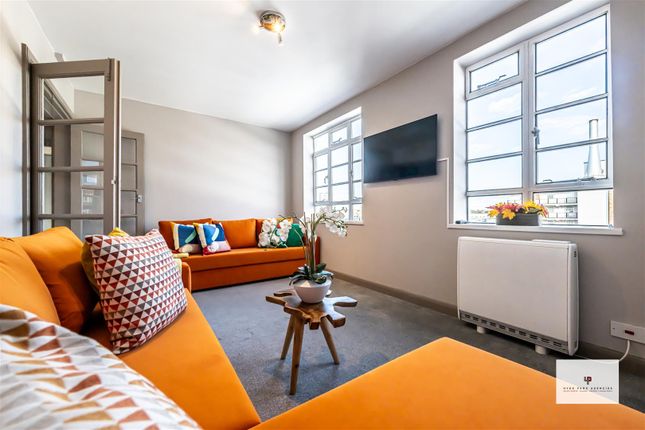 Flat for sale in Hatherley Court, Hatherley Grove, London