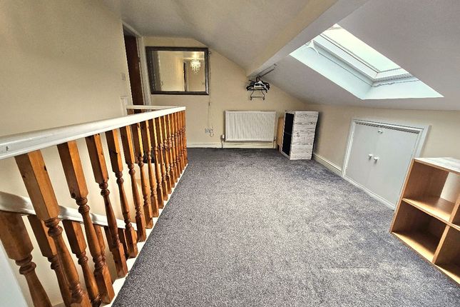 Terraced house to rent in Huxley Street, Oldham, Manchester
