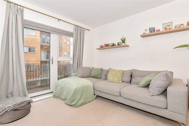 Sovereign Way, Tonbridge photo 4