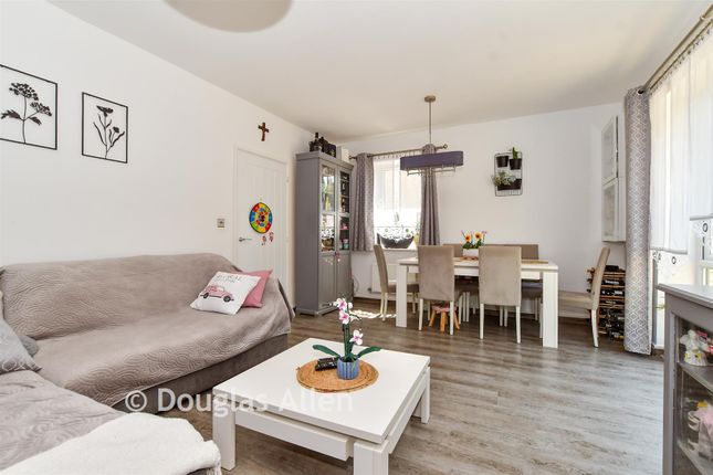 25, Marine Crescent, Ilford photo 3