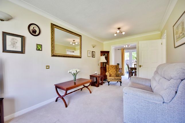 25, Nevill Court, West Malling photo 3