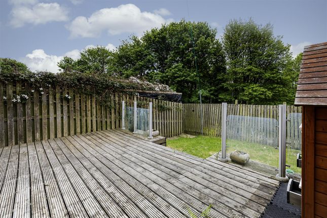 49, Longwood Gate, Huddersfield photo 4