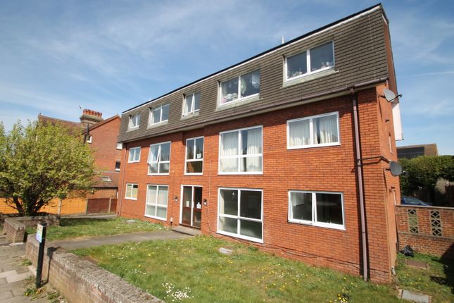Thumbnail Flat to rent in Carlisle Avenue, St.Albans