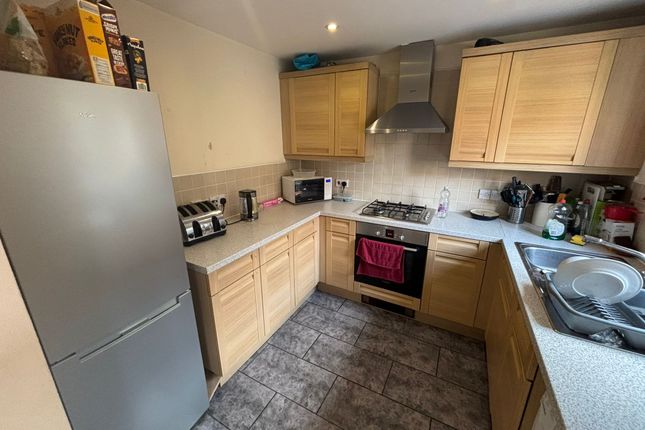 First Floor Room, 4, Millgrove, Swindon photo 5