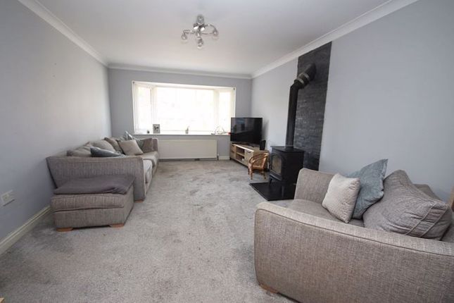 113, Picksley Crescent, Holton Le Clay photo 3