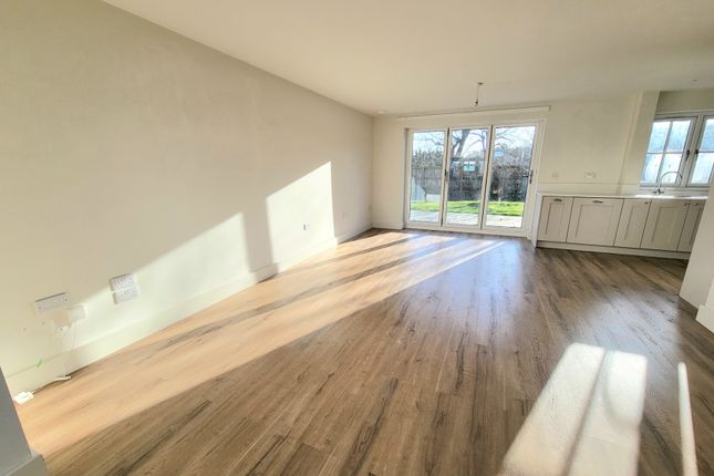 48, Exeter Road, Claydon, Ipswich, Suffolk, IP6 photo 2