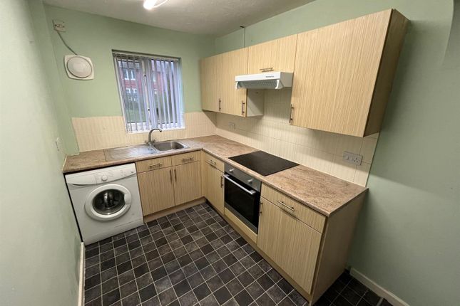 Flat 10, 159, St. Clements Court, Sandy Lane, Rochdale photo 2