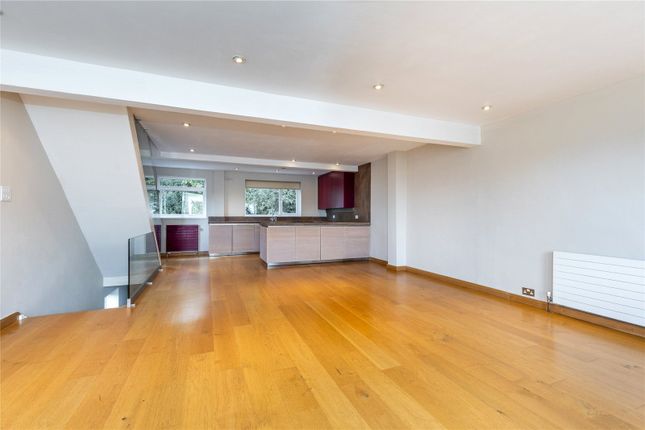 88, Great Brownings, London photo 3