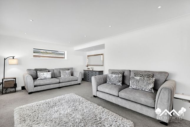 5, Earls Drive, Darwen photo 4