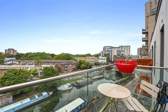 Flat for sale in Wiltshire Row, London