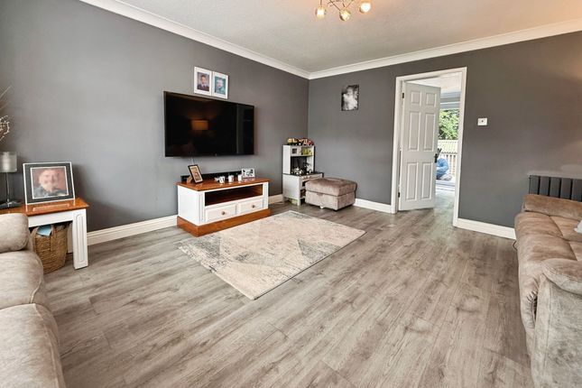41 Thornton Park Avenue, Telford photo 2