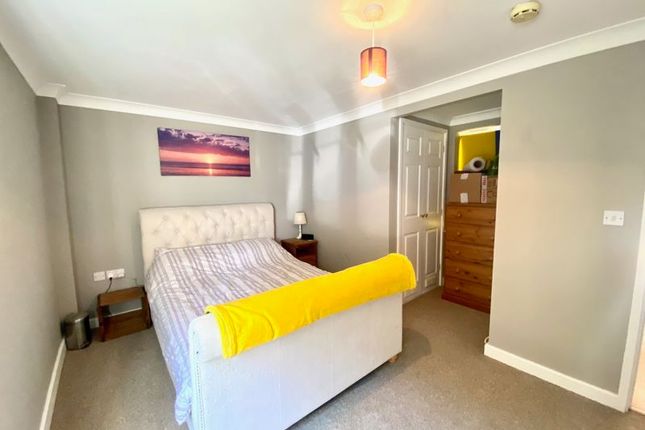 48, Falstaff Court, King Edward Close, Calne photo 5