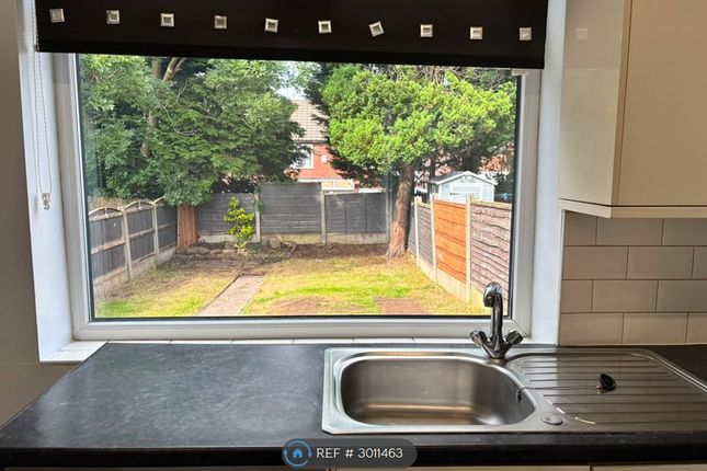 Ledsham Avenue, Manchester photo 5