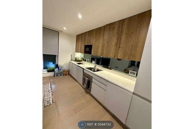 Flat, Eric St, London photo 2
