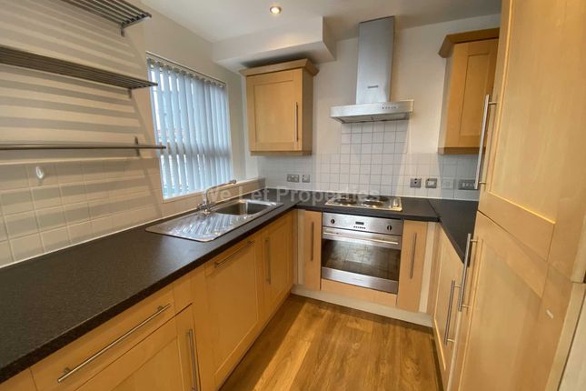 Flat to rent in The Wentwood, Newton Street
