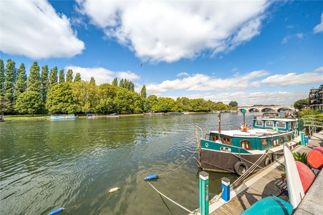 Flat for sale in Charter Quay, Wadbrook Street, Kingston Upon Thames