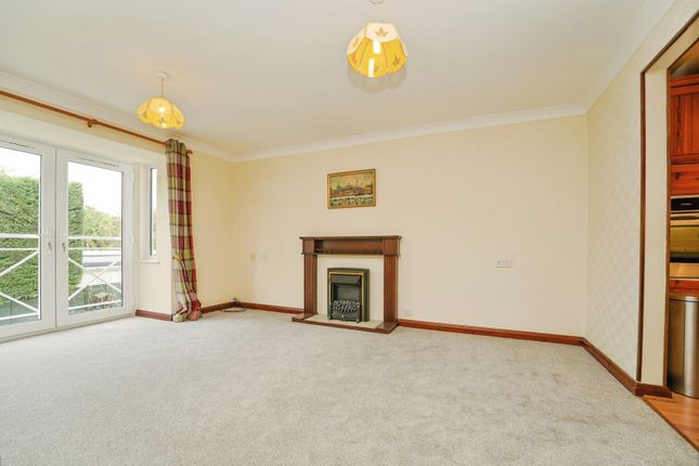 12, Regency Gardens, Cheltenham photo 4