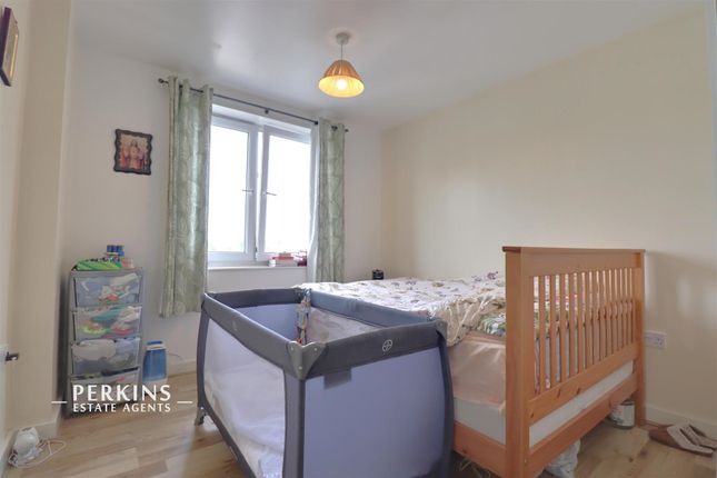 2-bed flat on 245 Welford House, Waxlow Way, Northolt, £289,000