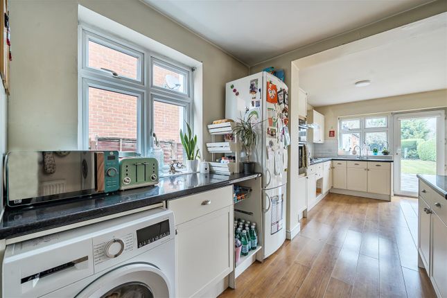33, Watmore Lane, Winnersh photo 3