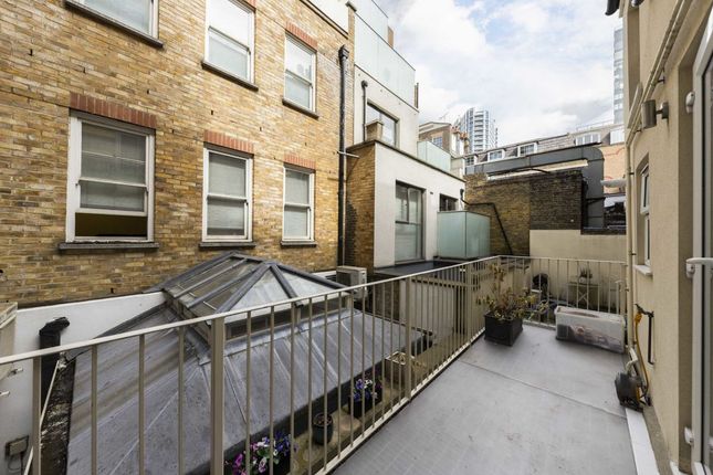 Flat to rent in North Tenter Street, London