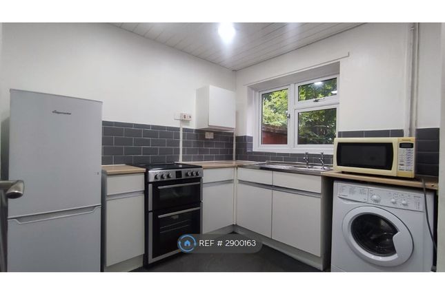 Flat, Kemberton Road Selly Oak, Birmingham photo 4