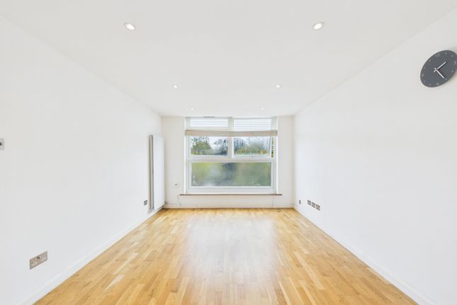 Langham Gardens, Ealing photo 3