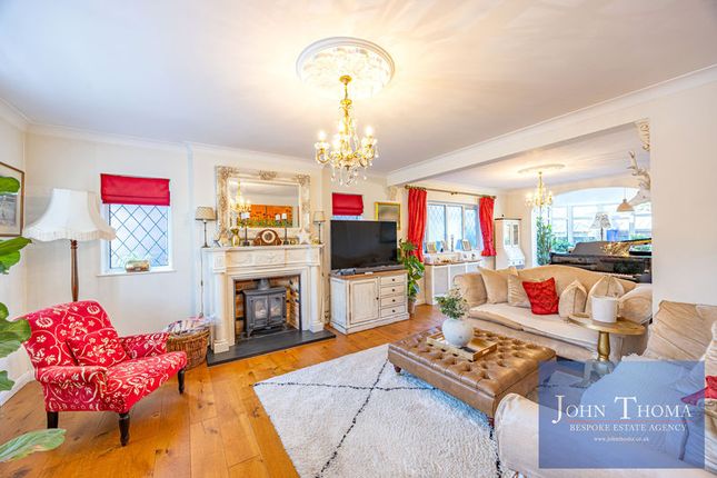 46, Lyndhurst Rise, Chigwell photo 3
