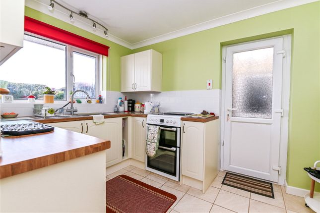 6, Wendover Close, New Milton photo 2
