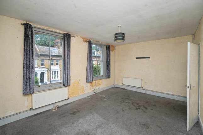 8B Cressingham Road, London photo 3