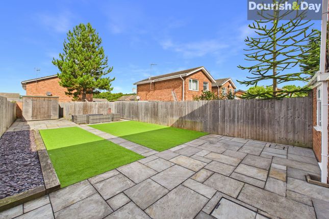 8 Elmdon Close, Stafford photo 4