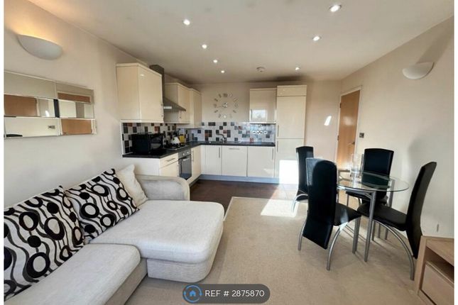 Flat, Rose Court A Lower Hanham Road, Bristol photo 2