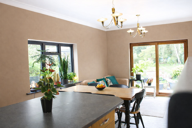 6, Woodhouse Road, Loughborough photo 3