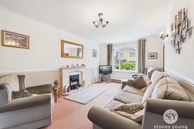12 Elm Close, Blackburn photo 2