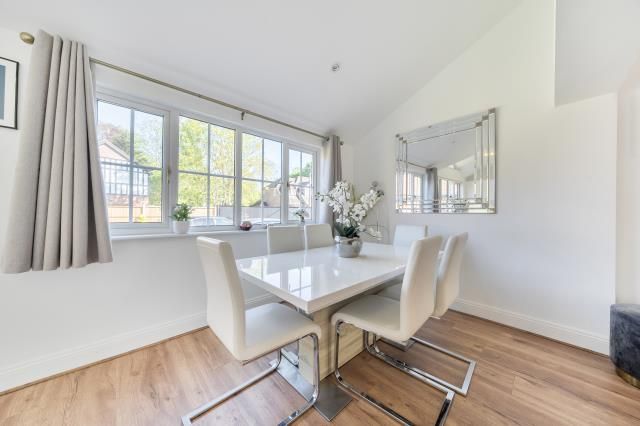 Estancia,, Court Road, Maidenhead photo 4