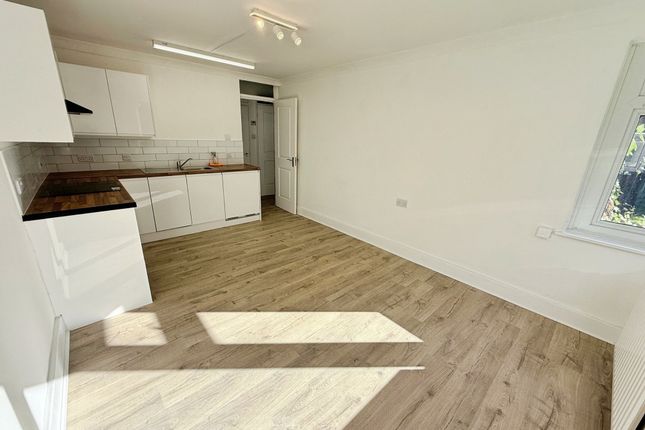 16 Delbury Court Deercote, Telford photo 4