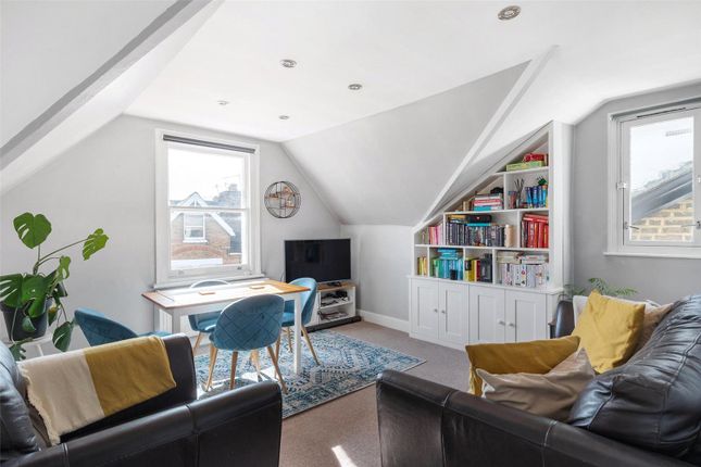 Flat for sale in Larkfield Road, Richmond