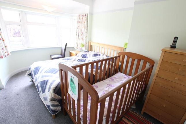 Meadway Drive, Horsell photo 5