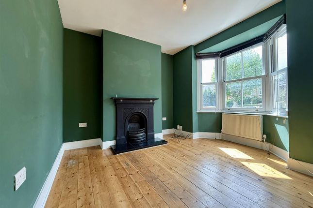 100, Avenue Road, London photo 2