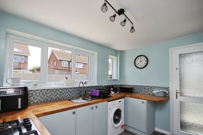14, Talbot Road, Immingham photo 4