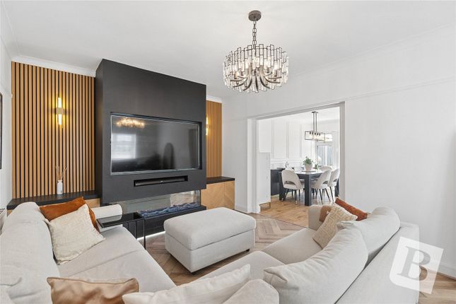 2, Hyland Way, Hornchurch photo 2